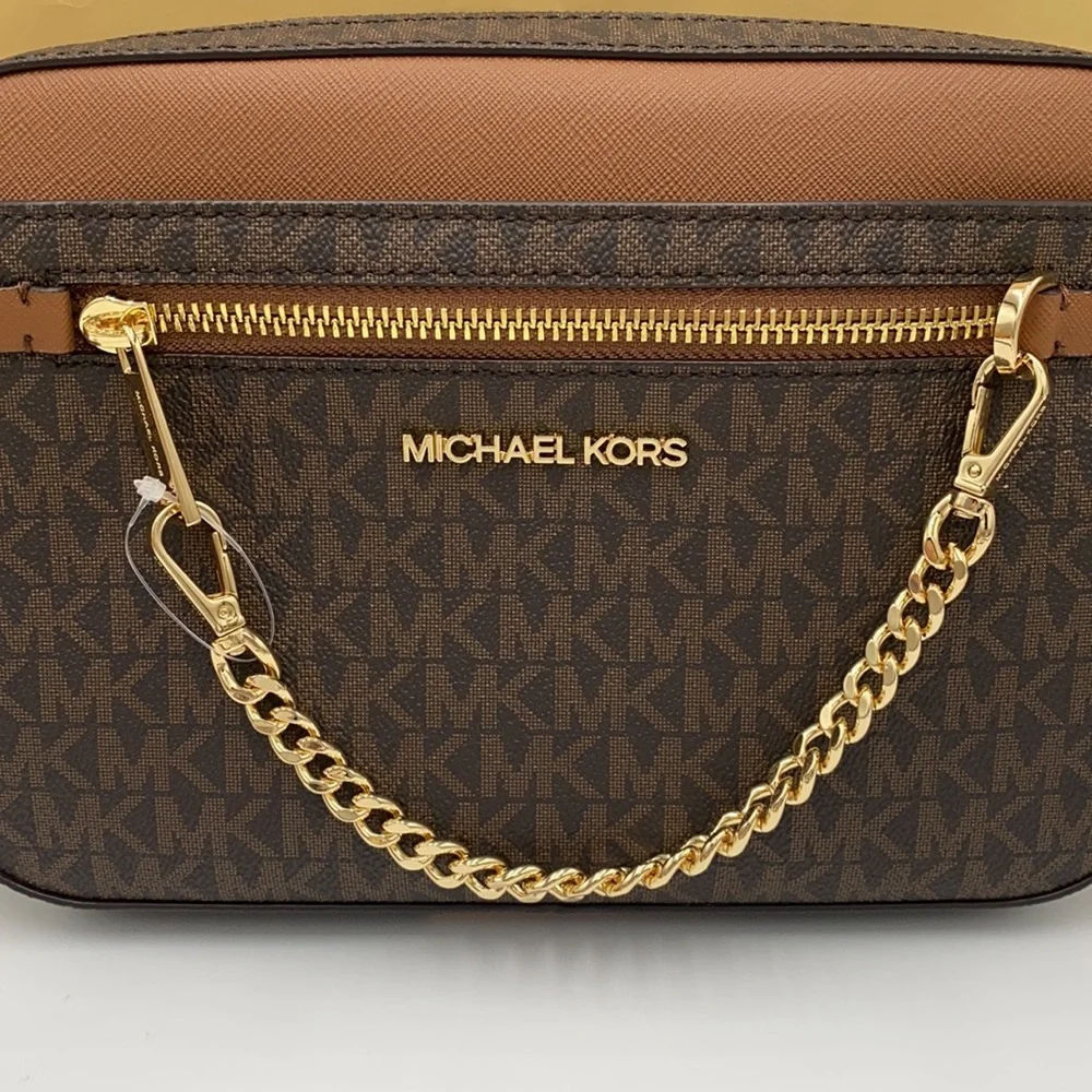MICHAEL KORS LG EW ZP CHAIN XBODY BROWN SIGNATURE